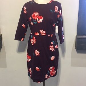 Pretty floral pattern knit shift dress